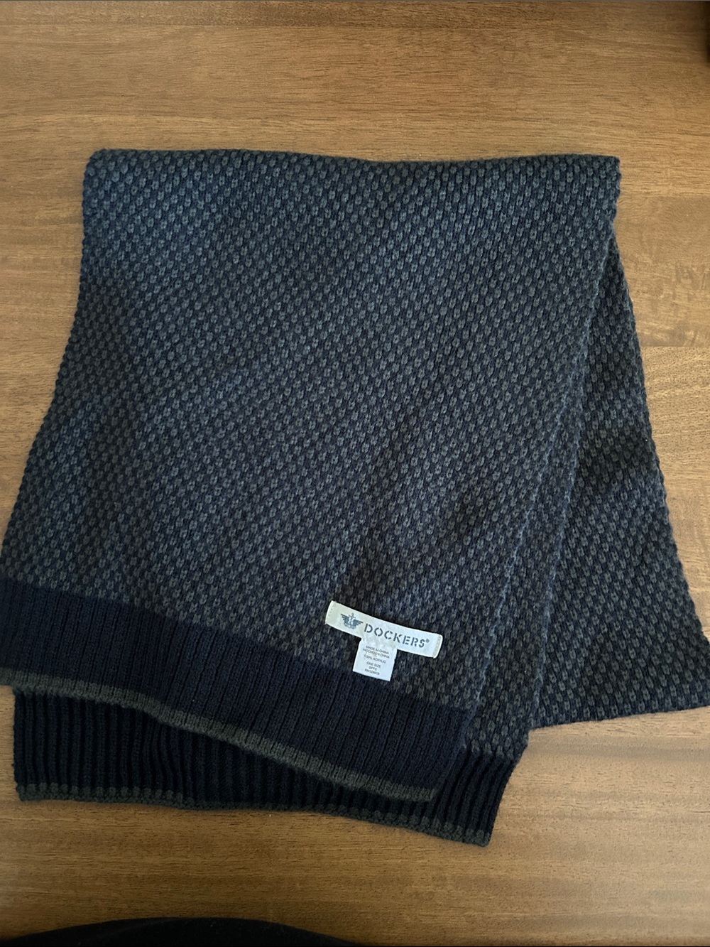 Dockers Men's Dark Gray & Black Knit Scarf - Two-Tone Textured Winter Accessory